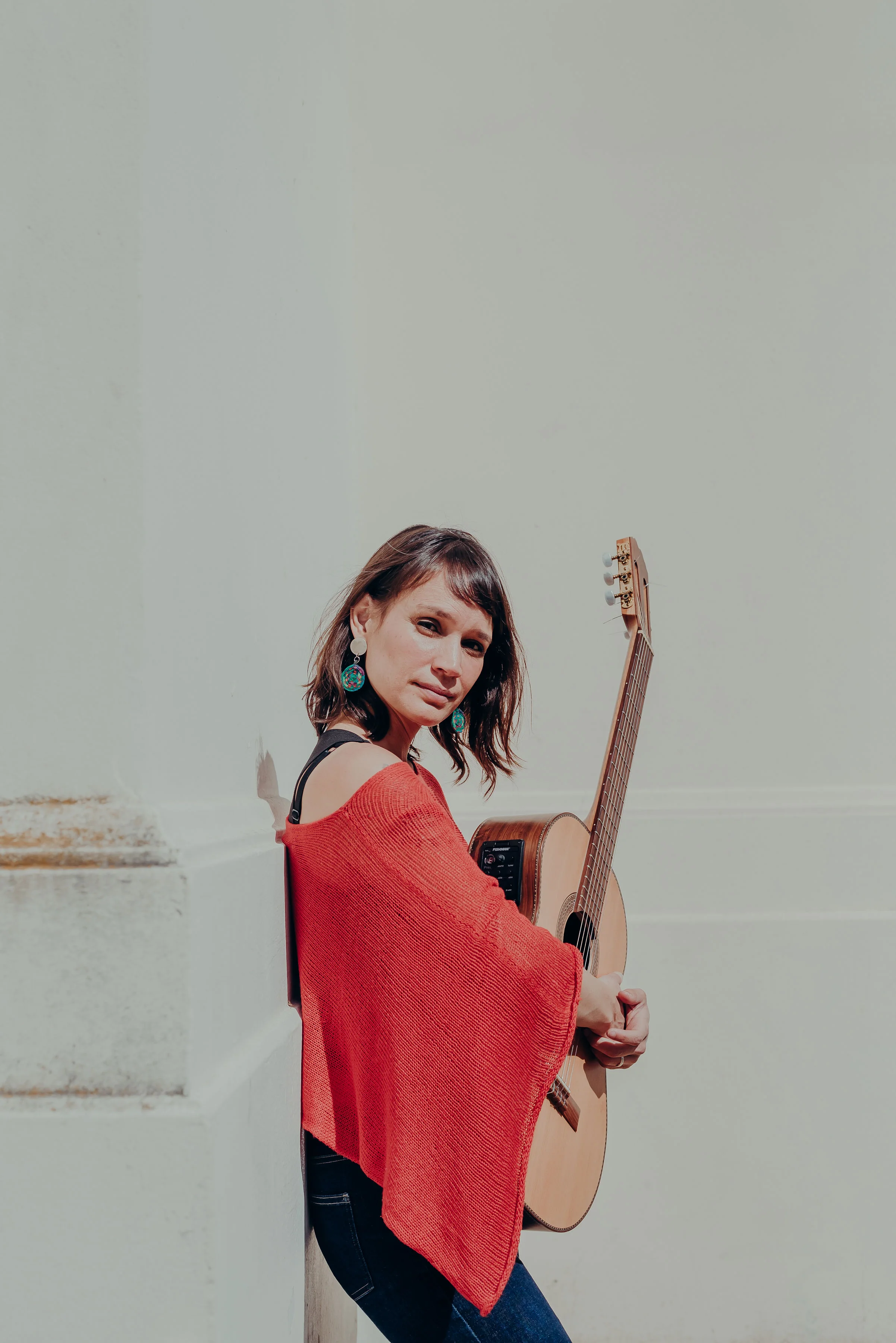 Mishka Adams en sesión de percusión y entrenamiento rítmico para cantantes